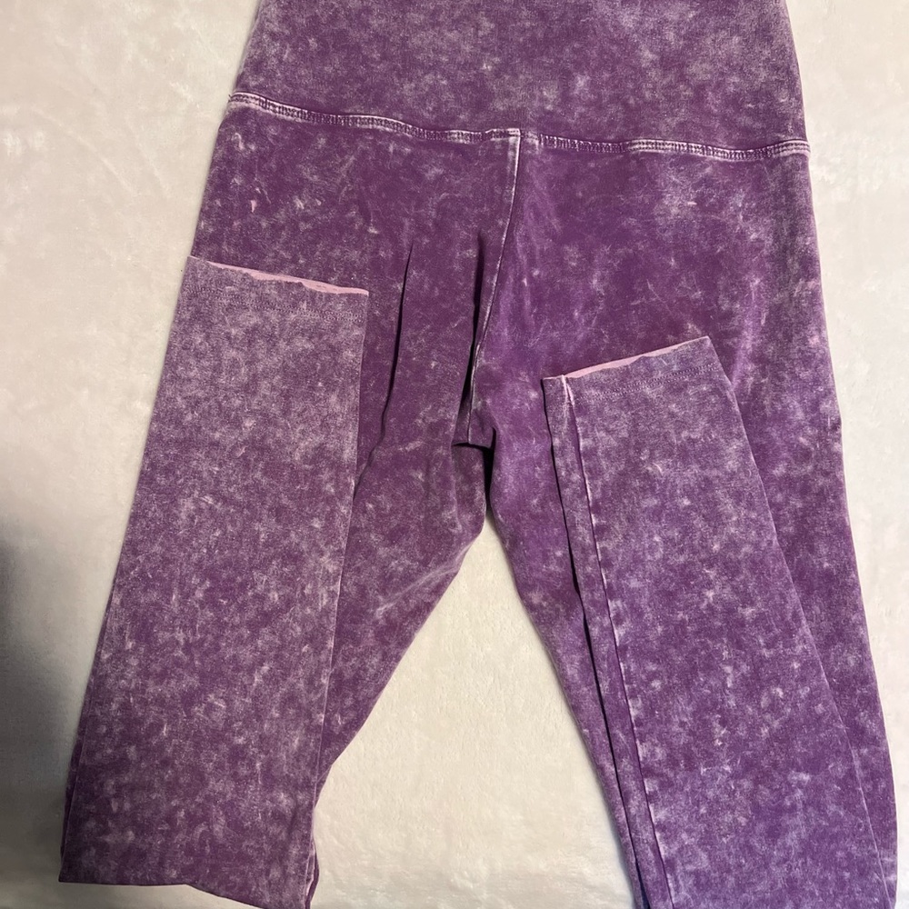 Victoria’s Secret Purple leggings size small. NWT